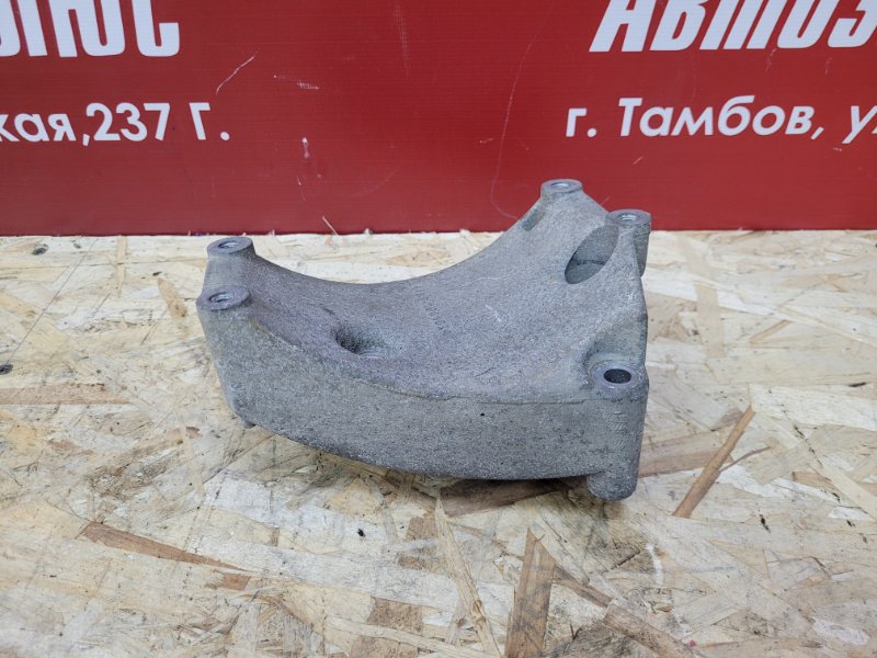 Кронштейн генератора