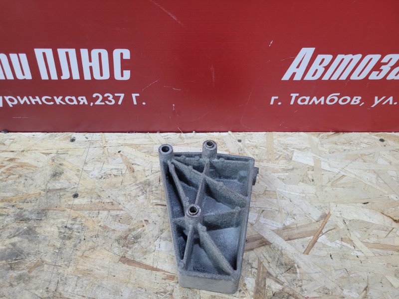 Кронштейн генератора