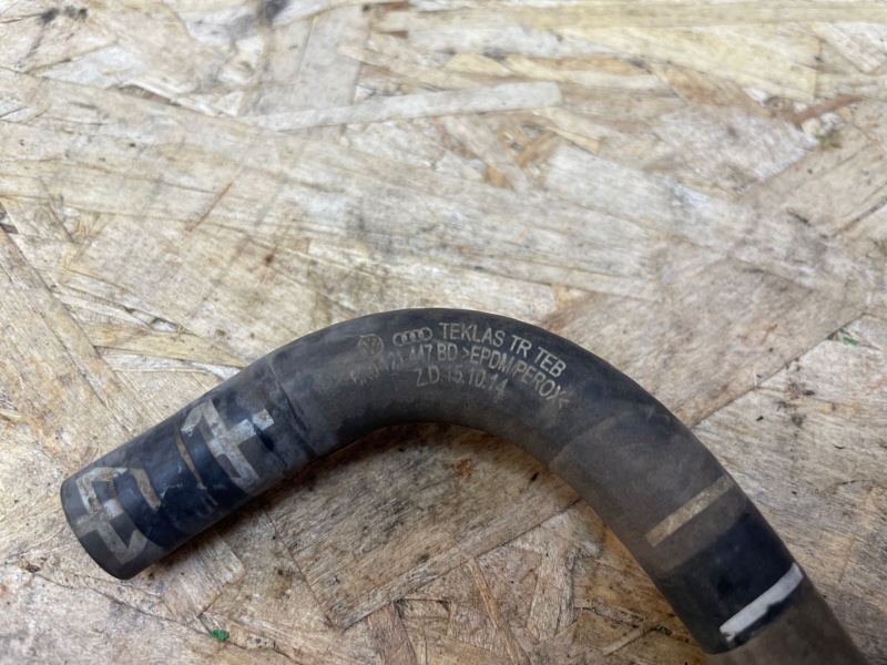 Патрубок от бачка антифриза