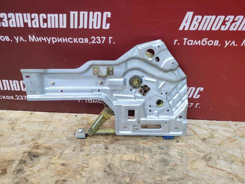 Стеклоподъемник    двери