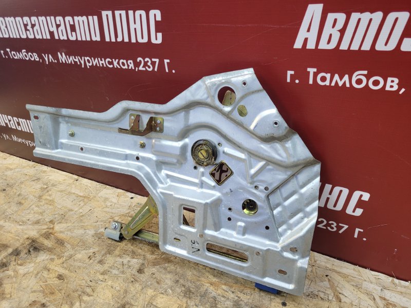 Стеклоподъемник    двери