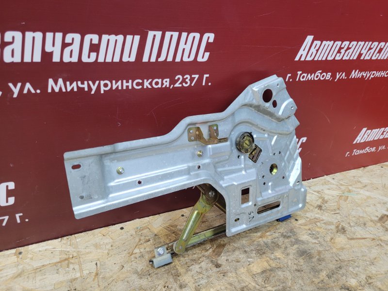 Стеклоподъемник    двери