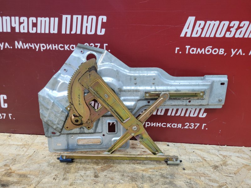 Стеклоподъемник    двери