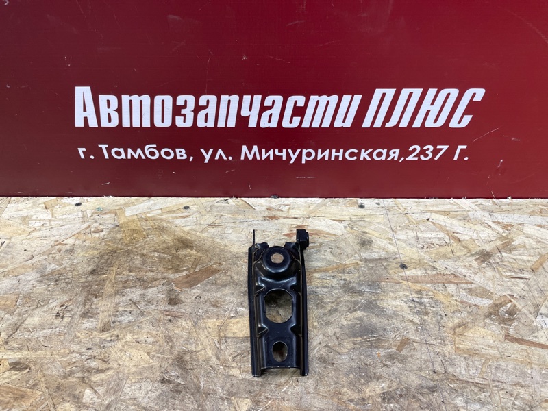 Кронштейн опоры двигателя