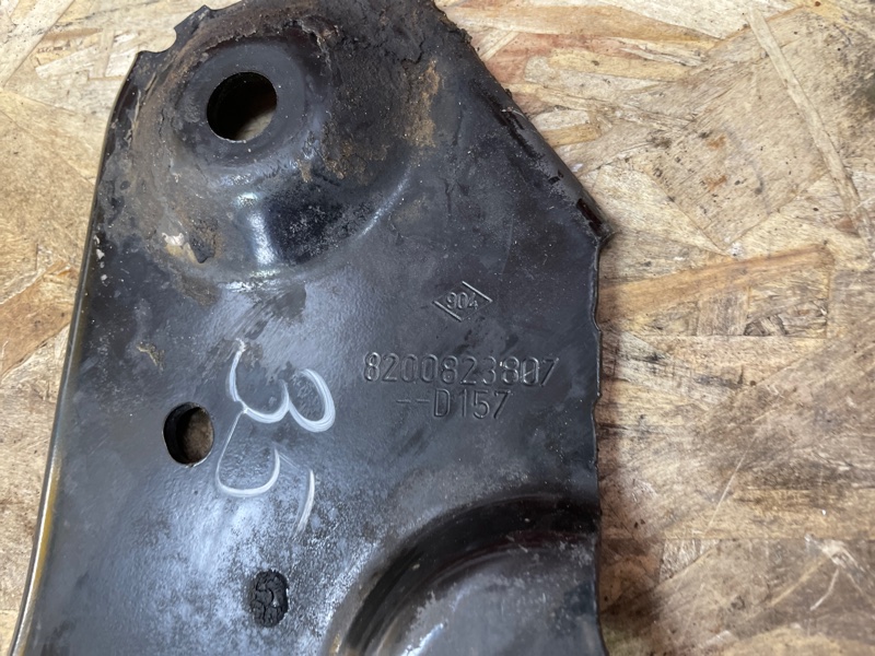 Кронштейн подрамника