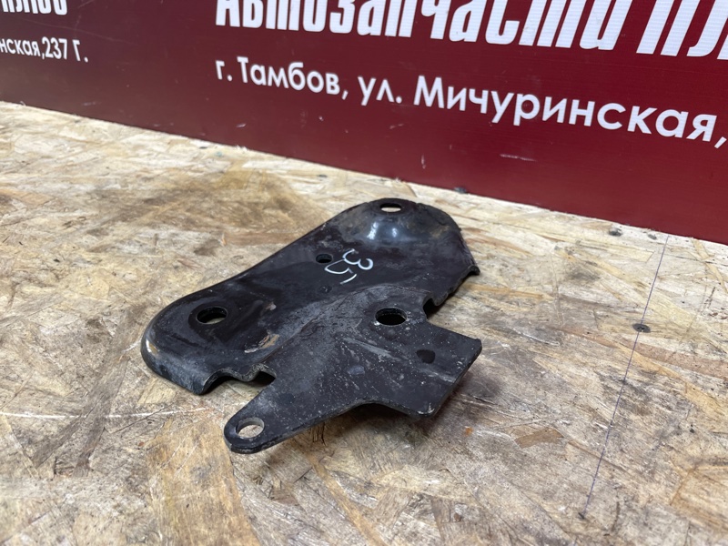 Кронштейн подрамника