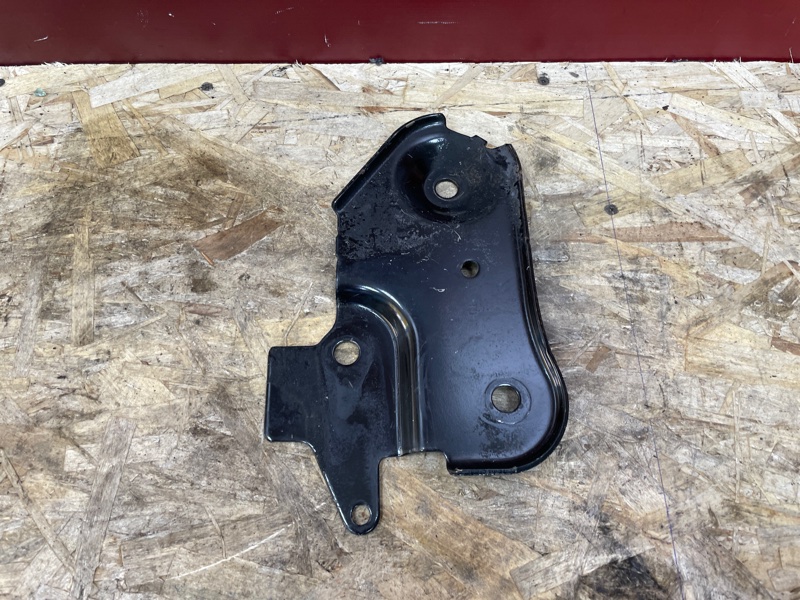 Кронштейн подрамника