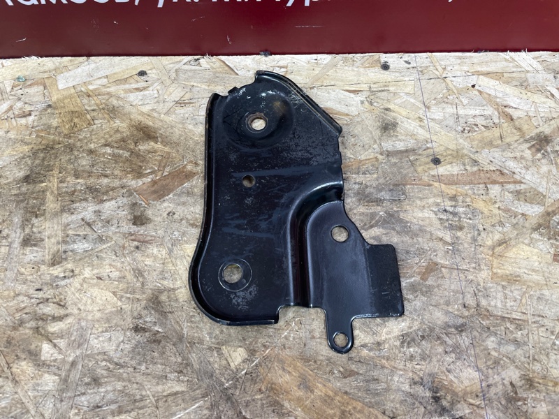 Кронштейн подрамника