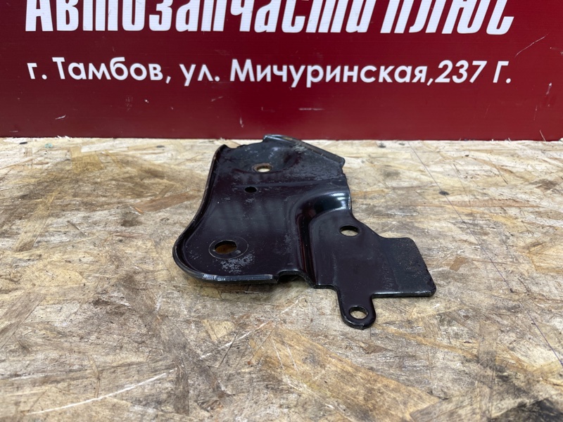 Кронштейн подрамника