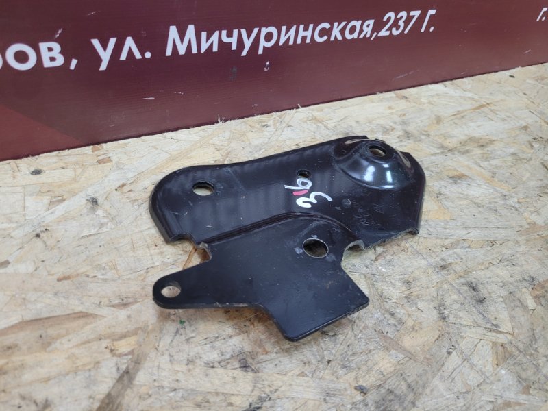 Кронштейн подрамника