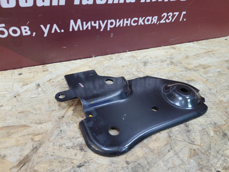 Кронштейн подрамника