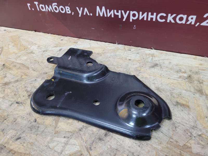 Кронштейн подрамника