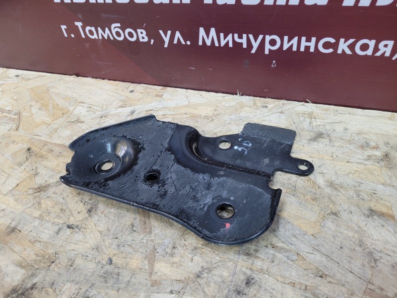 Кронштейн подрамника