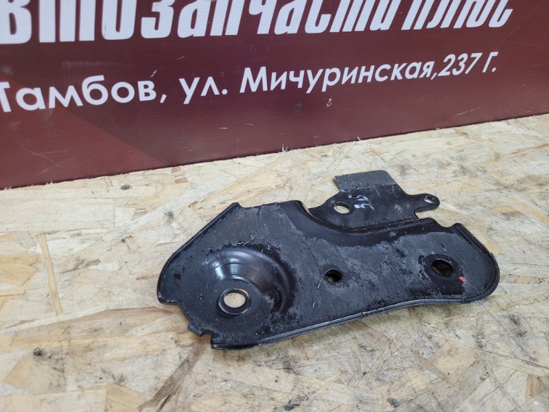 Кронштейн подрамника