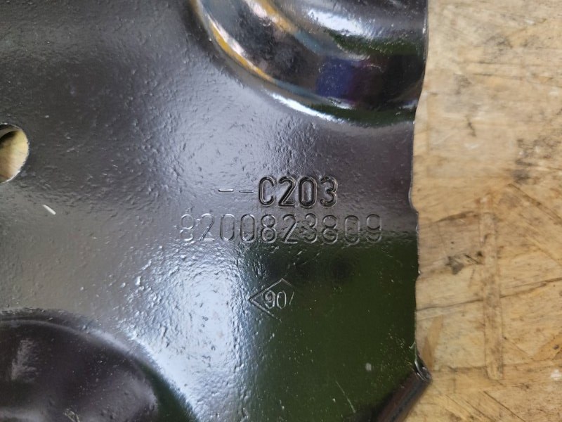 Кронштейн подрамника