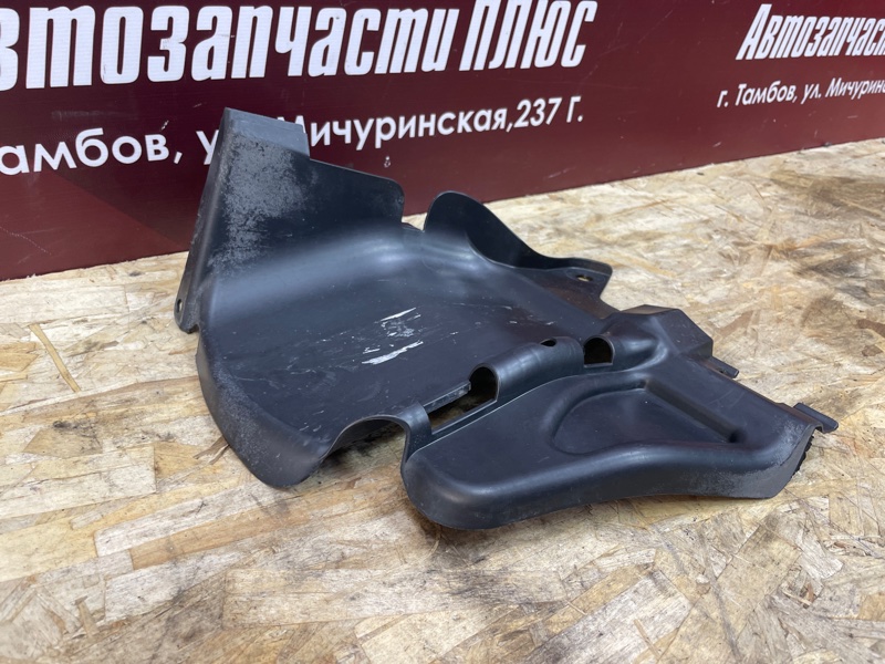 Пыльник двигателя