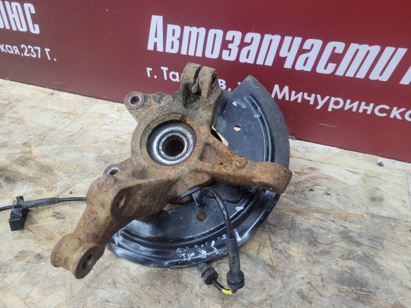 Кулак поворотный