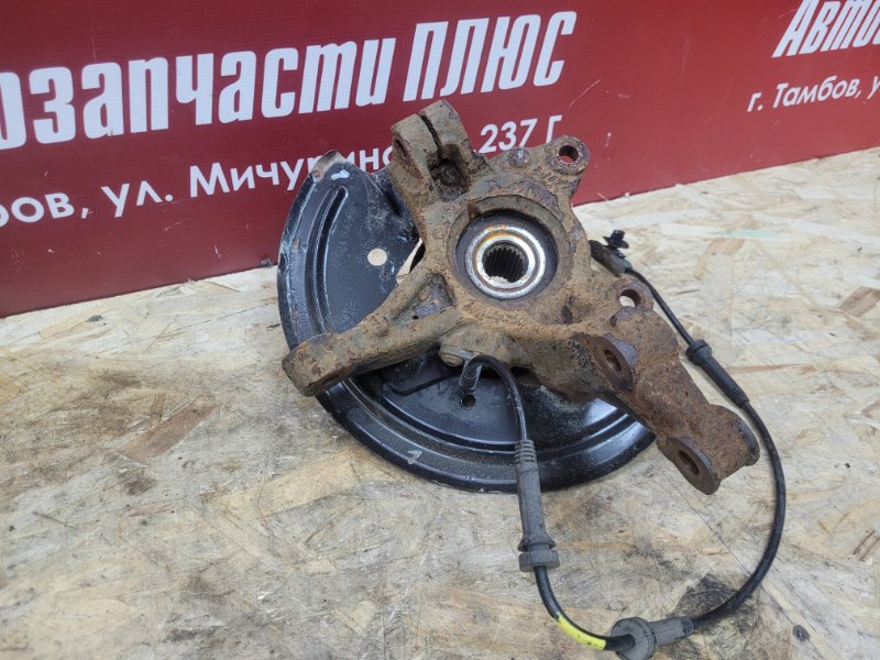 Кулак поворотный