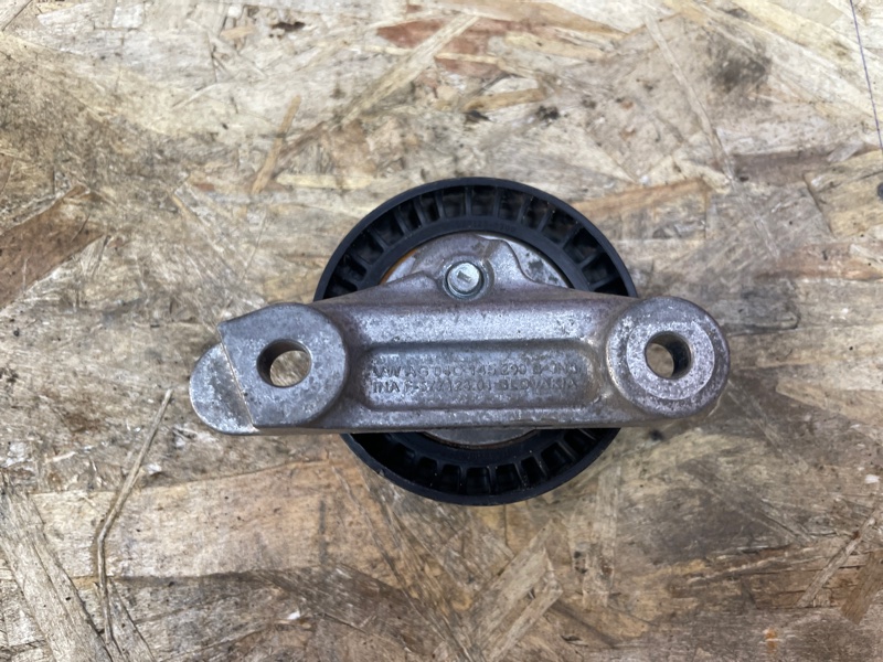 Ролик приводного ремня