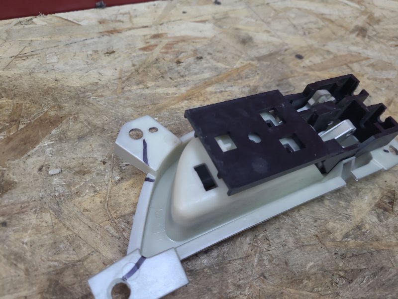 Внутренняя ручка     двери