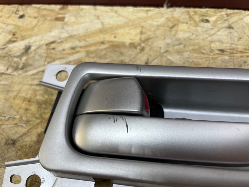 Внутренняя ручка     двери