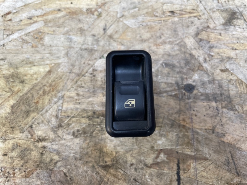 Кнопка стеклоподъемника