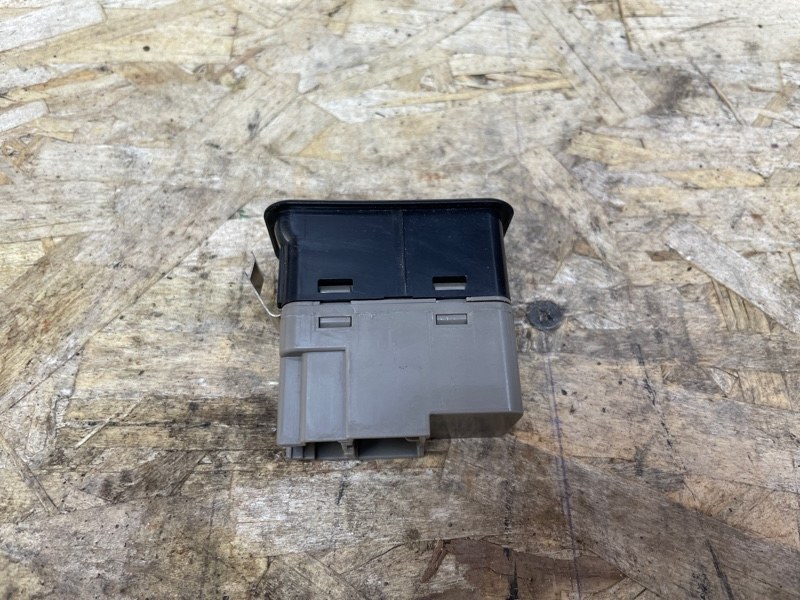 Кнопка стеклоподъемника