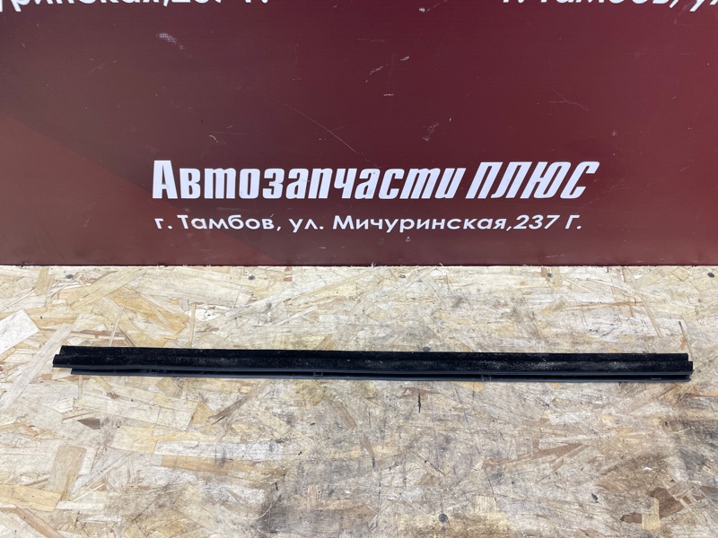 Уплотнитель стекла двери внутренний