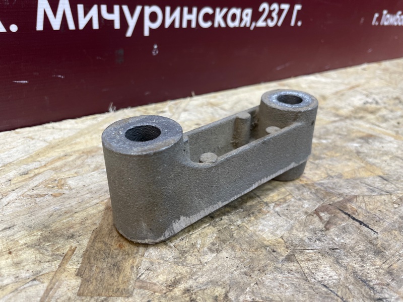 Кронштейн опоры двигателя