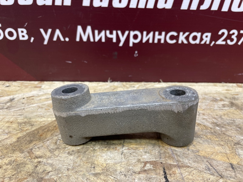 Кронштейн опоры двигателя
