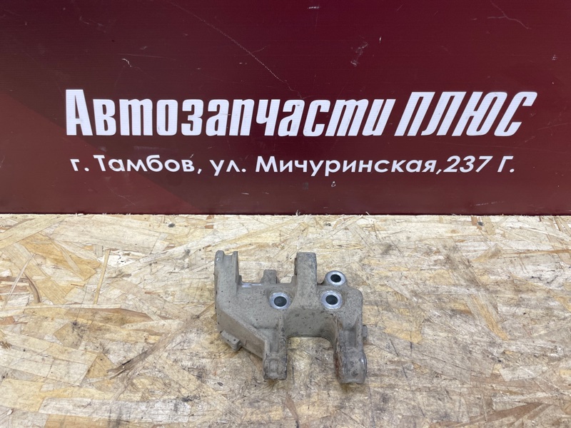 Кронштейн генератора