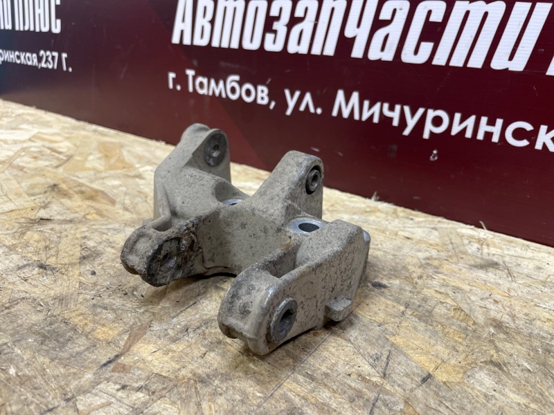 Кронштейн генератора