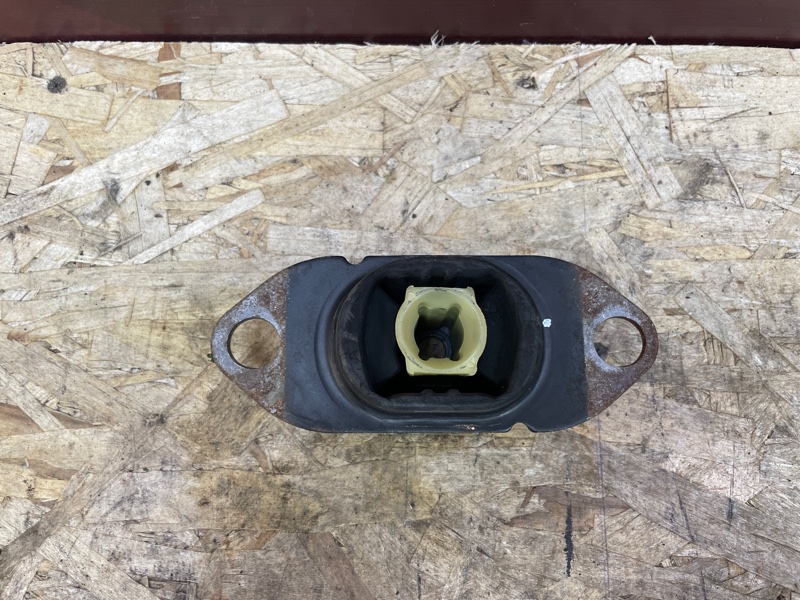 Опора двигателя