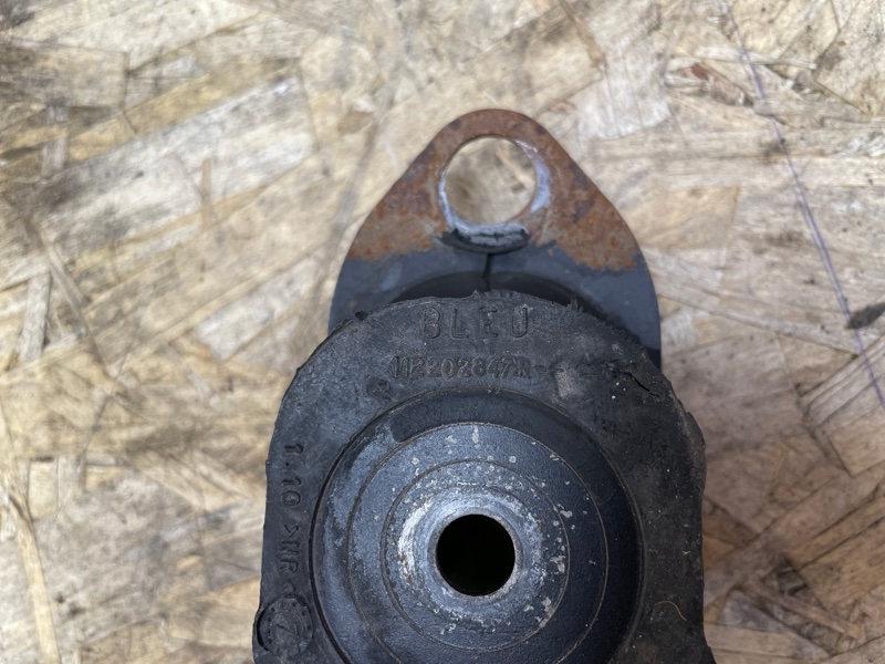 Опора двигателя