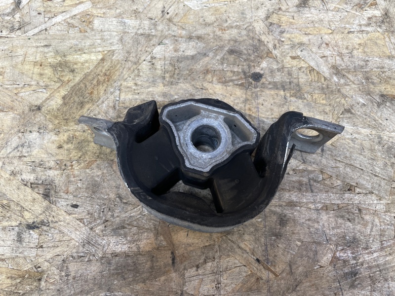 Опора двигателя