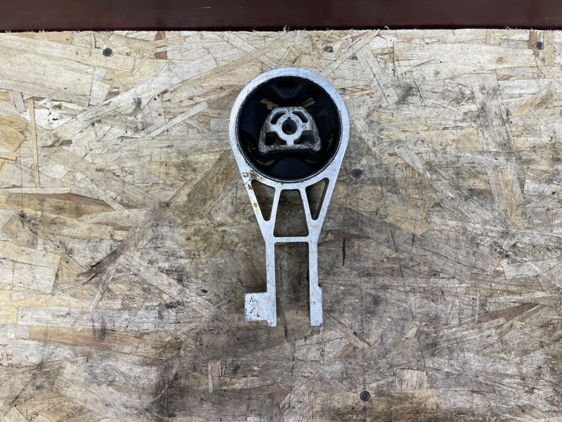 Опора двигателя