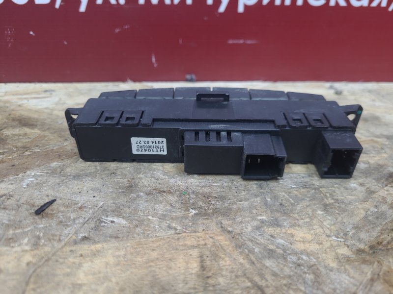 Кнопка обогрева сидений