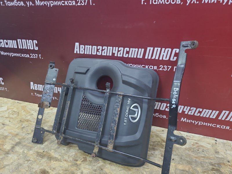 Декоративная крышка двигателя