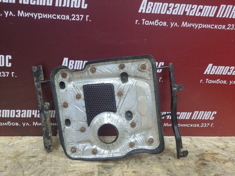 Декоративная крышка двигателя