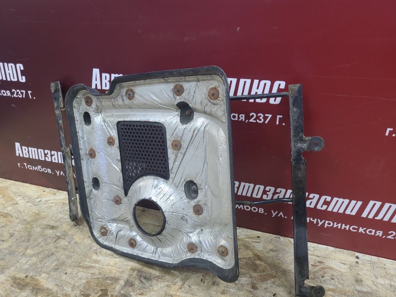 Декоративная крышка двигателя