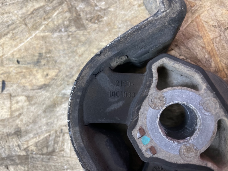 Опора двигателя