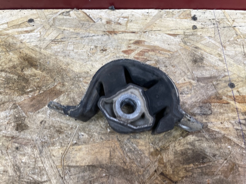 Опора двигателя