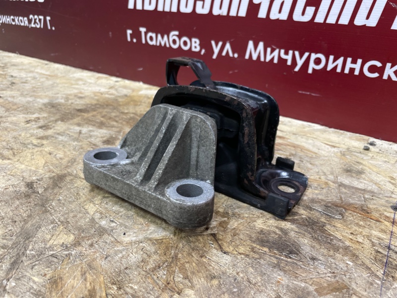 Опора двигателя