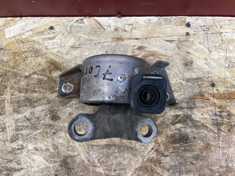 Опора двигателя