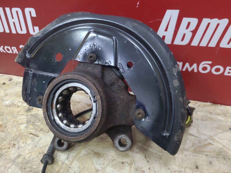 Кулак поворотный