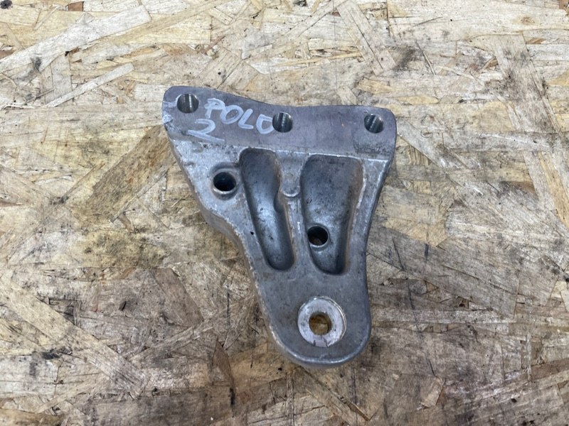 Кронштейн опоры двигателя