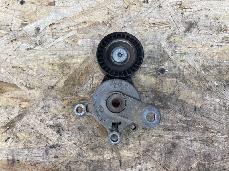 Натяжитель ремня