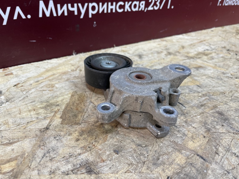 Натяжитель ремня