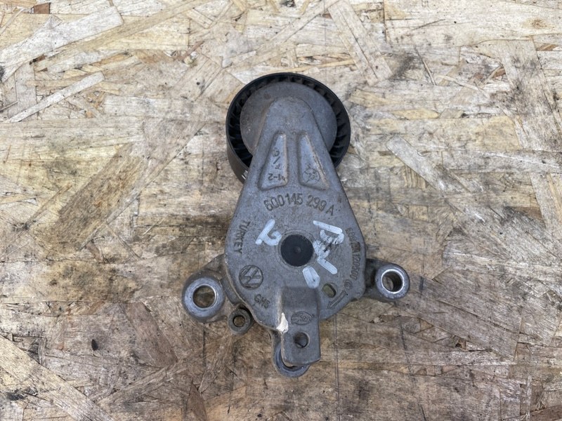 Натяжитель ремня