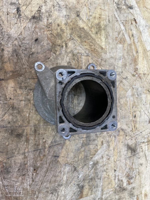 Фланец дроссельной заслонки